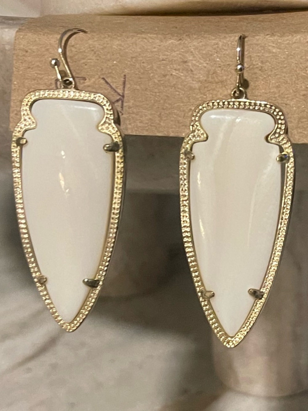 #KENDRA SCOTT  #RETIRED White - Mother of Pearl Stone. Gold-Trim Dangle Earrings